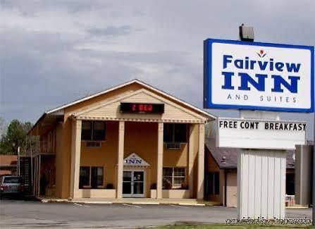 Fairview Inn & Suites Bagian luar foto