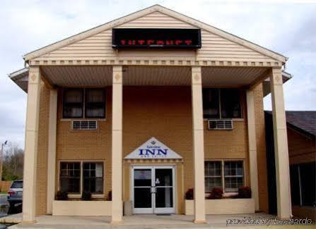 Fairview Inn & Suites Bagian luar foto