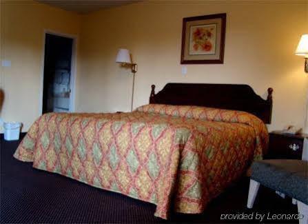 Fairview Inn & Suites Bagian luar foto